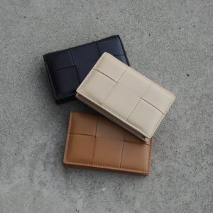 Woven Sheepskin Leather Card Holder: Modern Minimalist Wallet